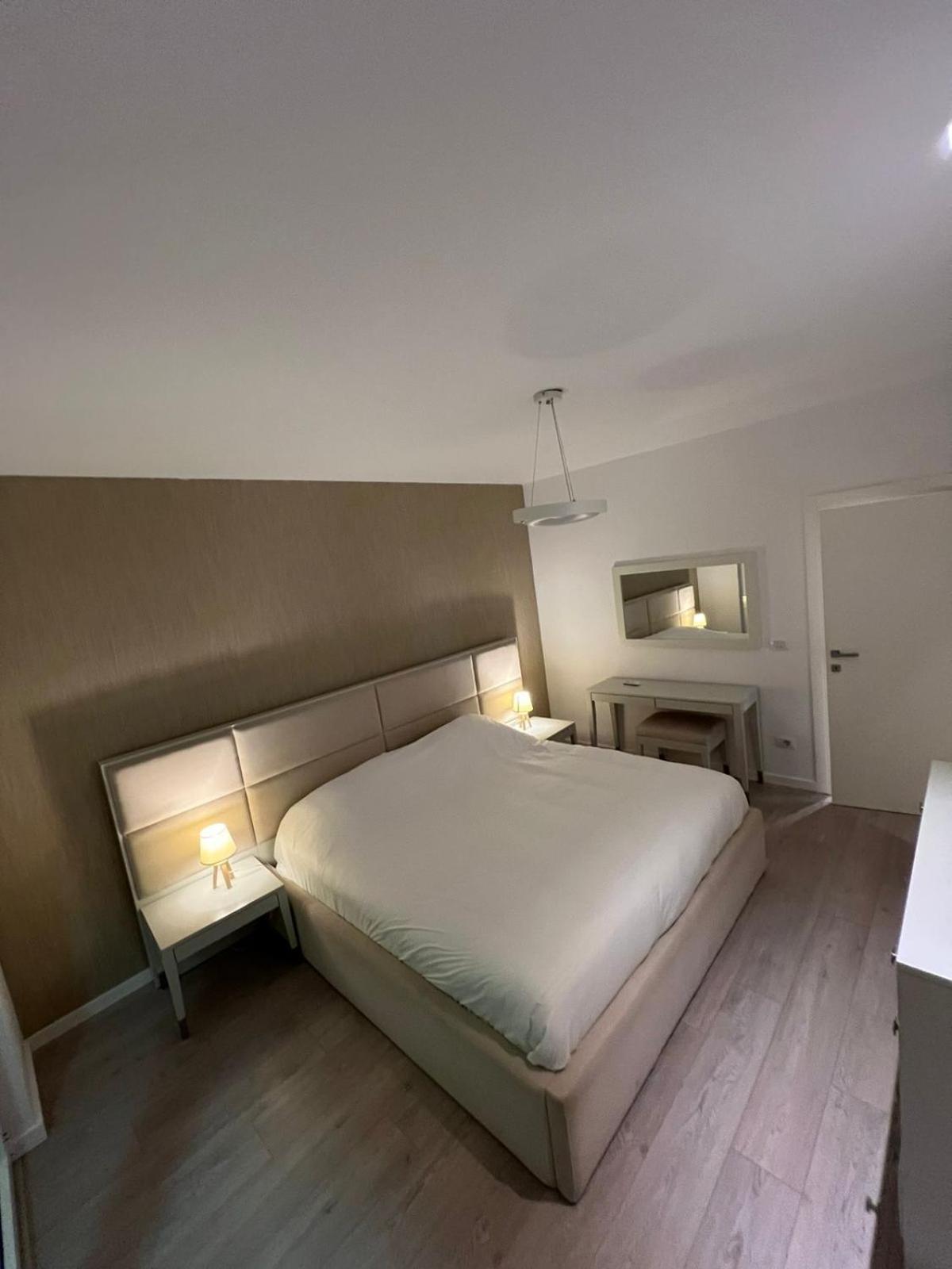 Tirana Loft Living Apartment ภายนอก รูปภาพ